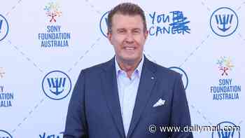 Channel Nine star Peter Overton stuns viewers by switching roles on the fly during technical difficulties