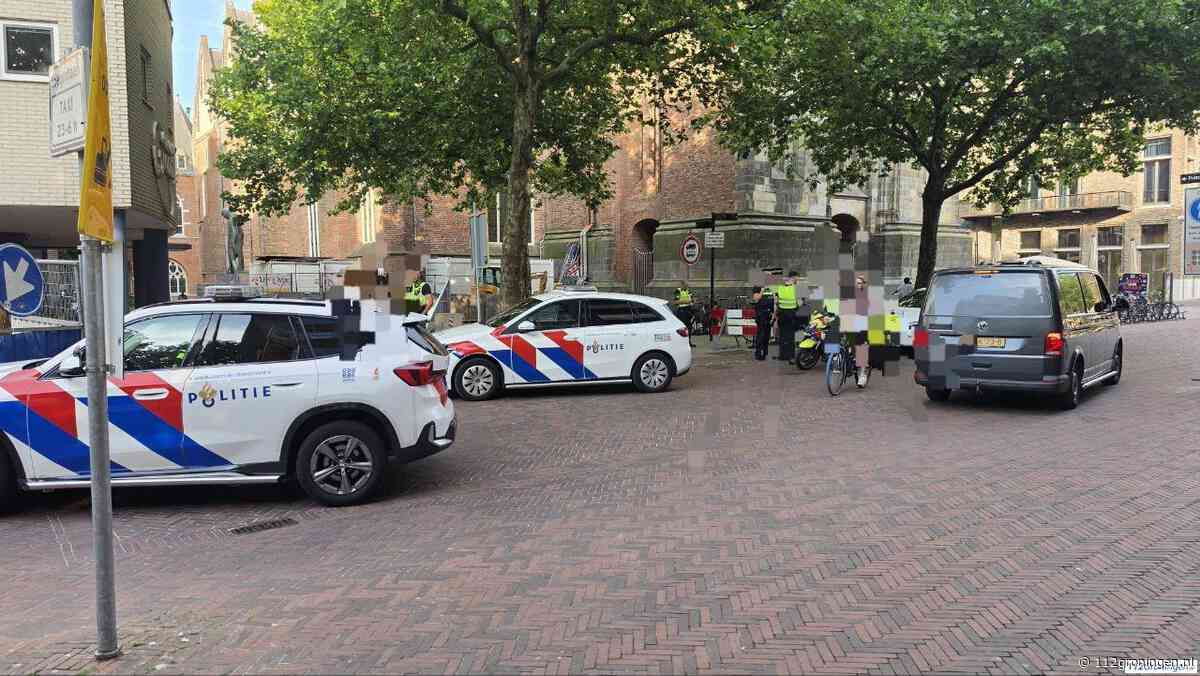 Melding van steekpartij Martinikerkhof blijkt vechtpartij, 1 gewonde, maat is vol (update)