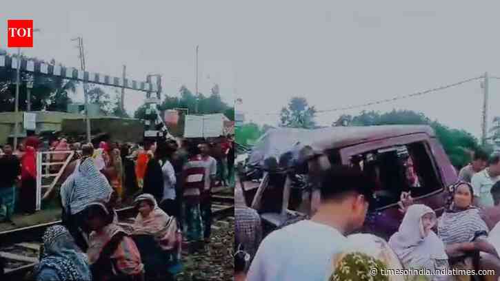 2 students killed, 4 critical after train collides with school van in Murshidabad