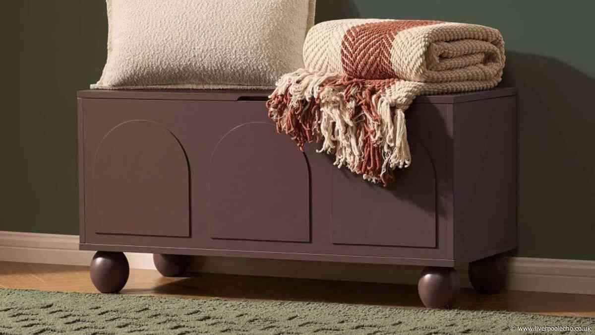 Dusk shoppers save £50 on 'practical' storage bench for the hallway