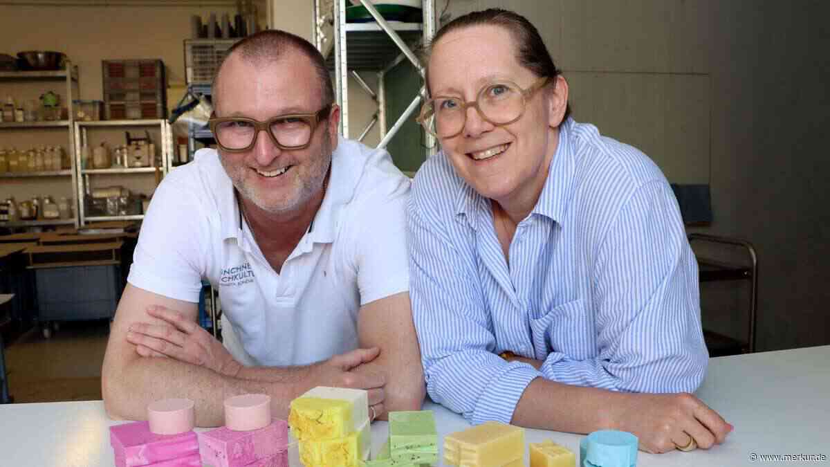 Seifenmanufaktur in Ismaning: Ehepaar fertigt Produkte mit Bayern-Bezug