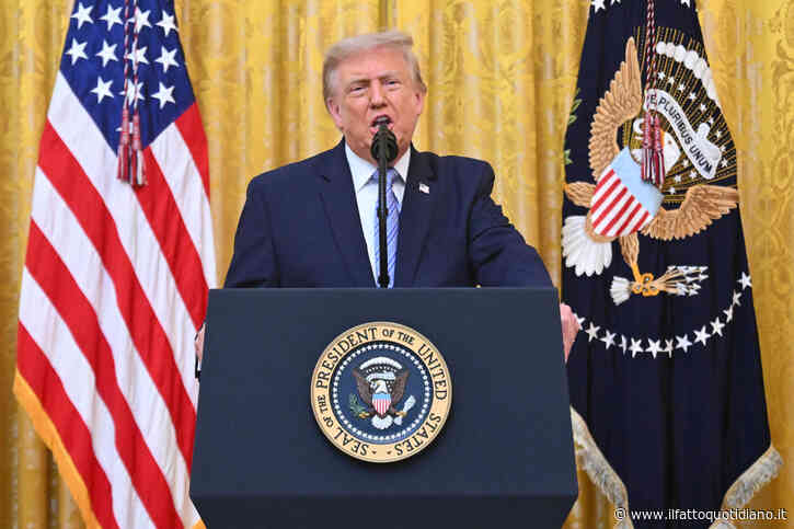 Trump contro la Cina: “Ha rubato i dati di 220 milioni di elettori Usa. Il sistema elettorale è vulnerabile”. Pechino ribatte: “Pure invenzioni”