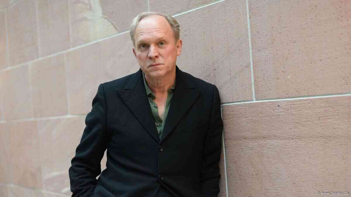 „Tatort“-Star Ulrich Tukur rechnet mit sich selbst ab: „Ich bin ein Trottel“
