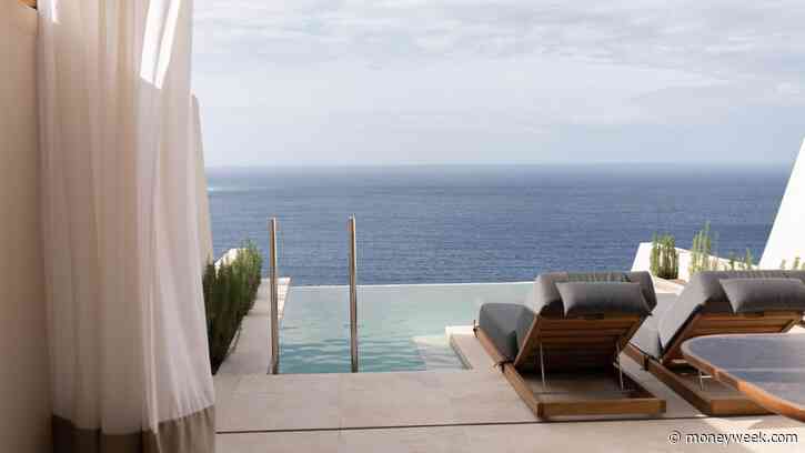 Review: Icon Villa offers front-row seats to Santorini's spectacular sunsets