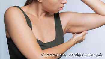 Schlaffe Arme ab 50? Ein Wand-Trick soll wirklich helfen