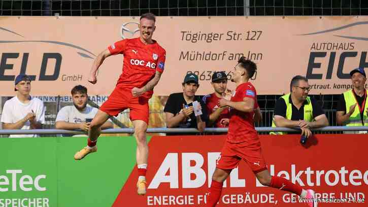 Erlbach feiert Auftaktsieg in der Bayernliga mit Ehrungen und Wolfgang Leikermoser