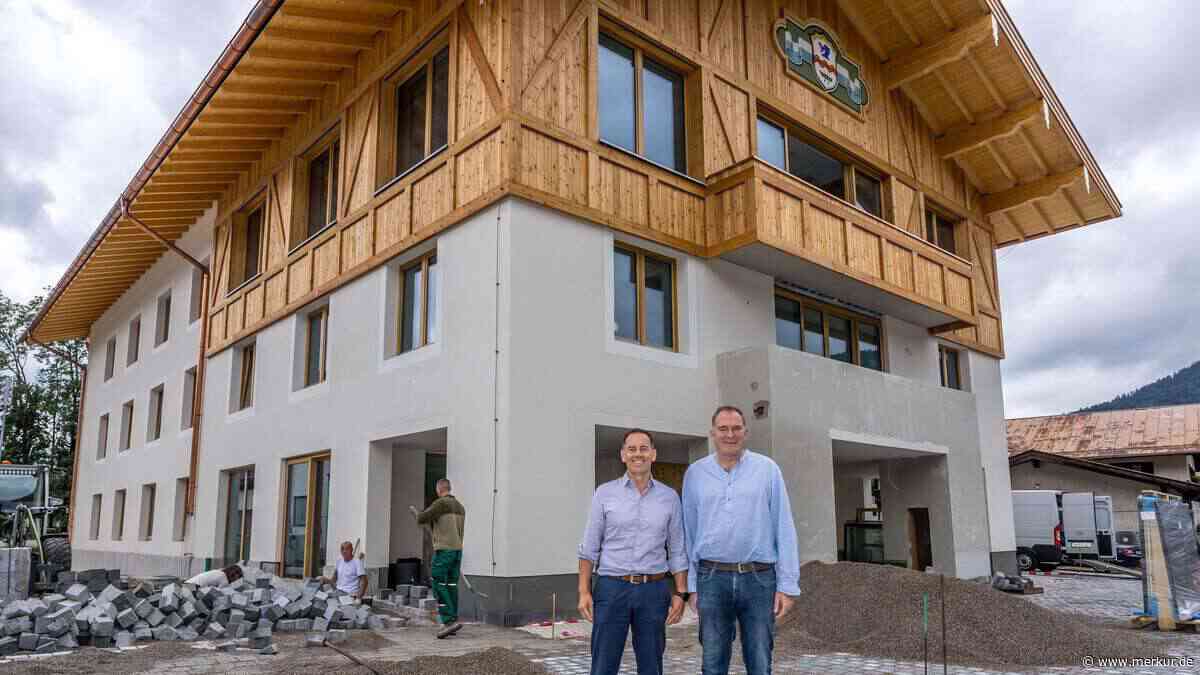 Rathausbau geht voran: Einzug im Oktober