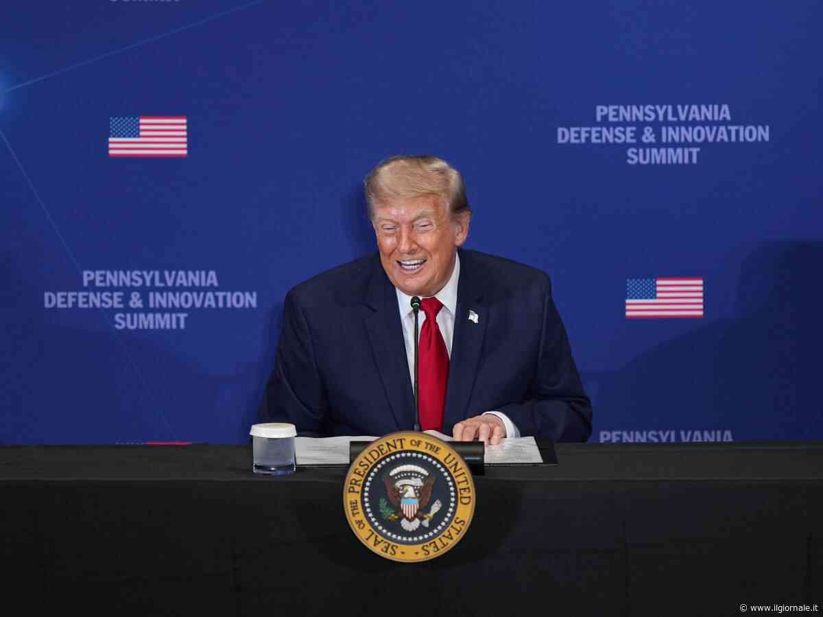 Trump agita il voto: attacco a Cia e Cina