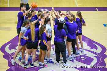 Rebuilt UAlbany women's basketball team gets to work under new coach Kelly Morrone