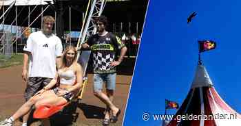 Gewonde stuntman Jim loopt alweer rond op Zwarte Cross na mislukte sprong: ‘Knalde met mijn knie tegen mijn hoofd’