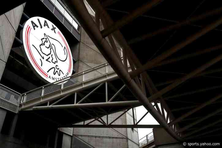 Ajax sign Chelsea keeper Liefting on loan
