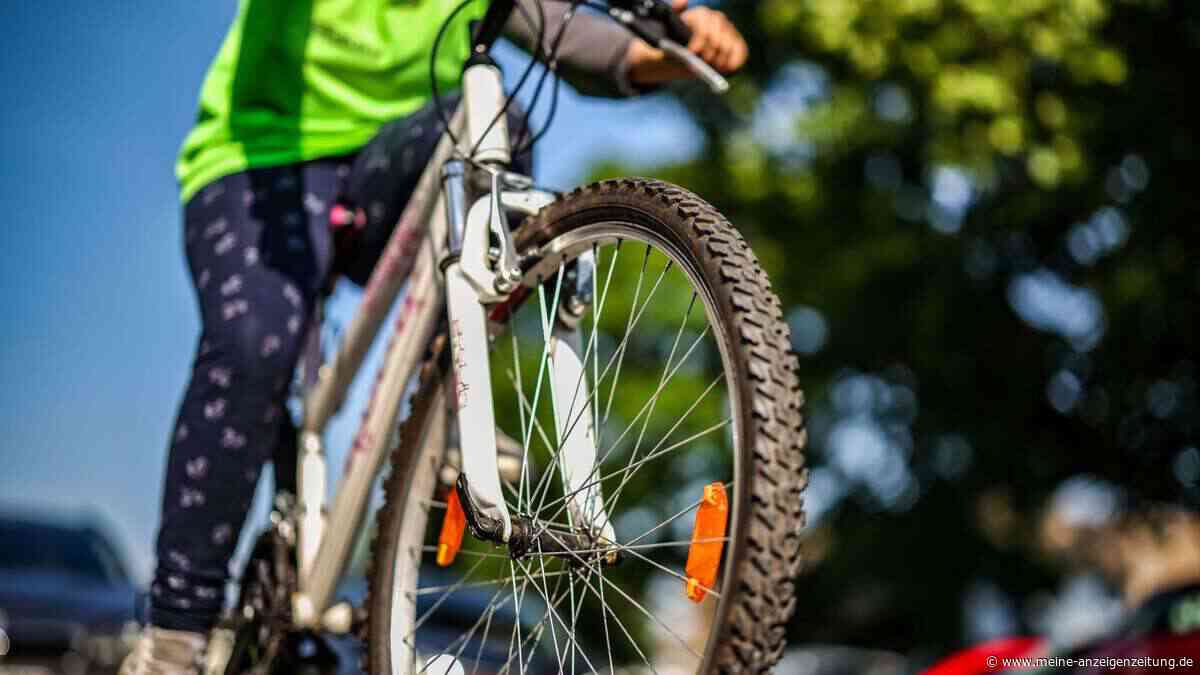 Kind radelt gegen Auto: Wann Papa nicht zahlen muss
