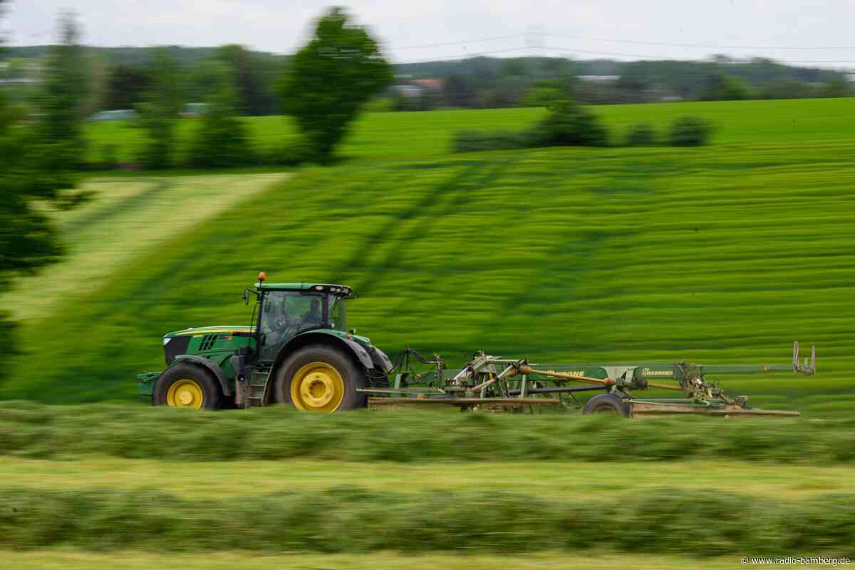 Betrunkener will Polizei auf Traktor davonfahren