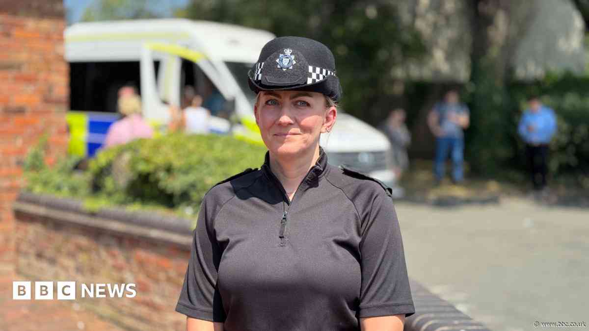 Police joggers highlight 'dark' behaviour