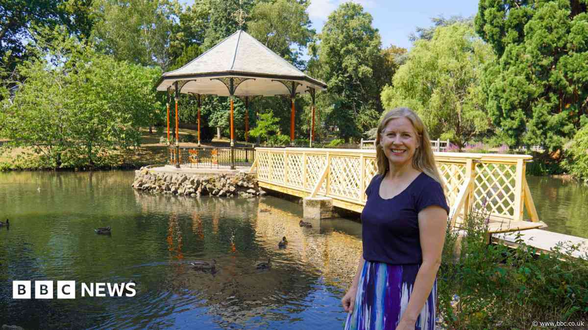 'Much-loved' bandstand brought back into use