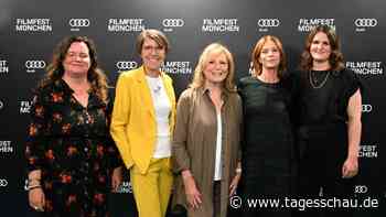 Machtfaktor Humor: So sexistisch war das Fernsehen der 90er