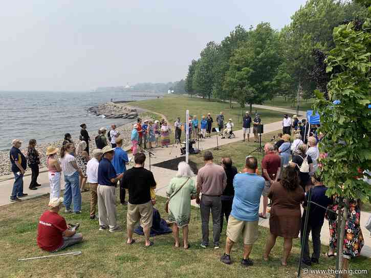 Rotary clubs unveil Kingston’s first Peace Pole at Breakwater Park