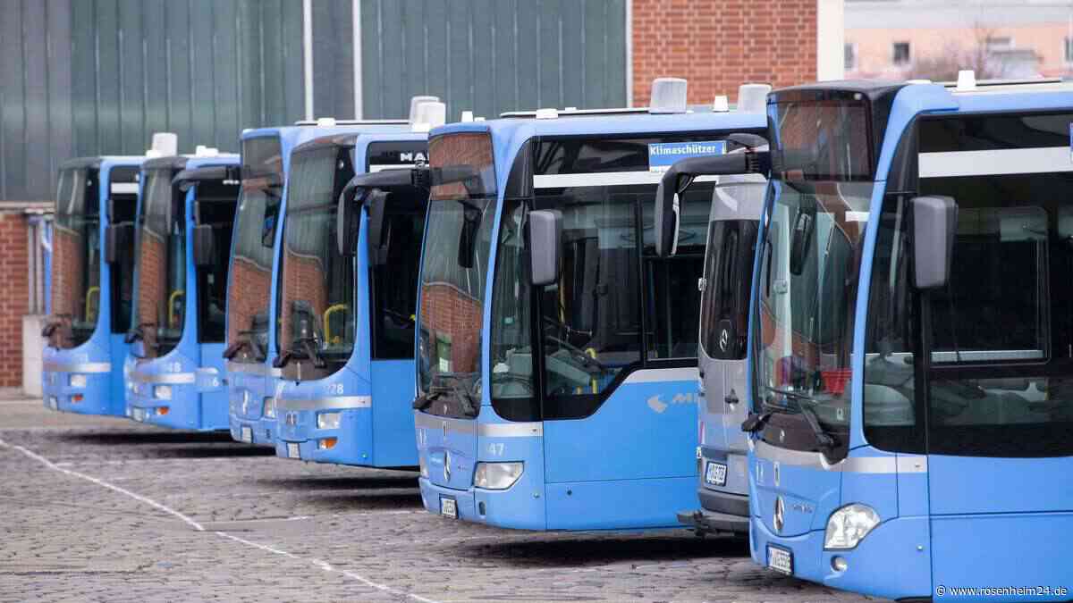 Plötzlich Endstation: Busfahrer wirft Passagiere raus – und lässt den Bus einfach stehen