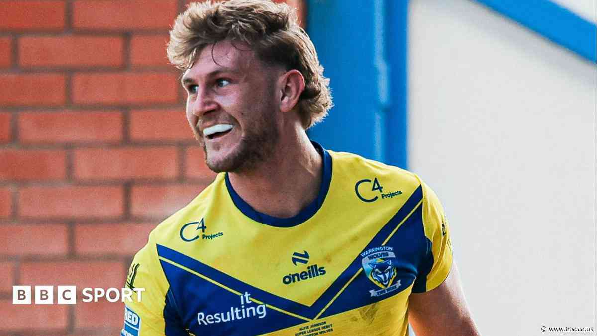 Castleford sign Halifax winger Johnson