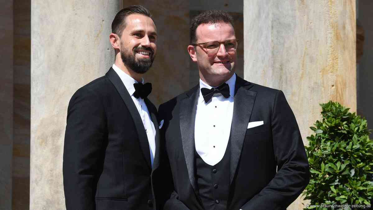 Kritik nach Leihmutterschaft: Spahn verteidigt sich – aber räumt Fehler ein
