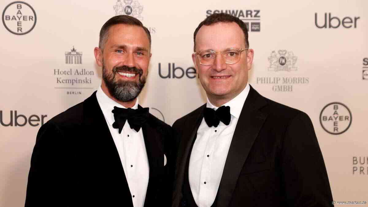 Deutschland diskutiert über den Fall Spahn: Was meinen Sie? Jetzt an der Merkur-Leserbefragung teilnehmen