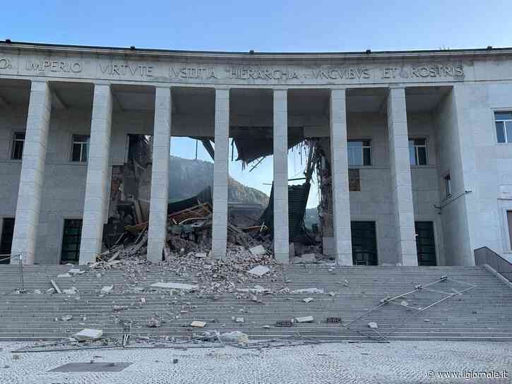 Crolla il Tribunale di Bolzano, dubbi sulle cause: “Troppe domande”. Gli estremisti festeggiano: “Era un tempio fascista”
