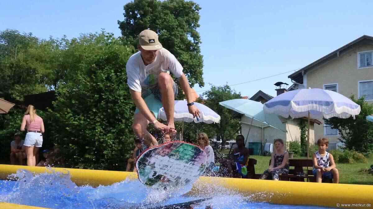 Trendsport begeistert immer mehr: Skimboard-Europameister zeigen Tricks auf der Wasserbahn