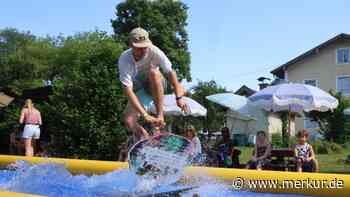 Trendsport begeistert immer mehr: Skimboard-Europameister zeigen Tricks auf der Wasserbahn