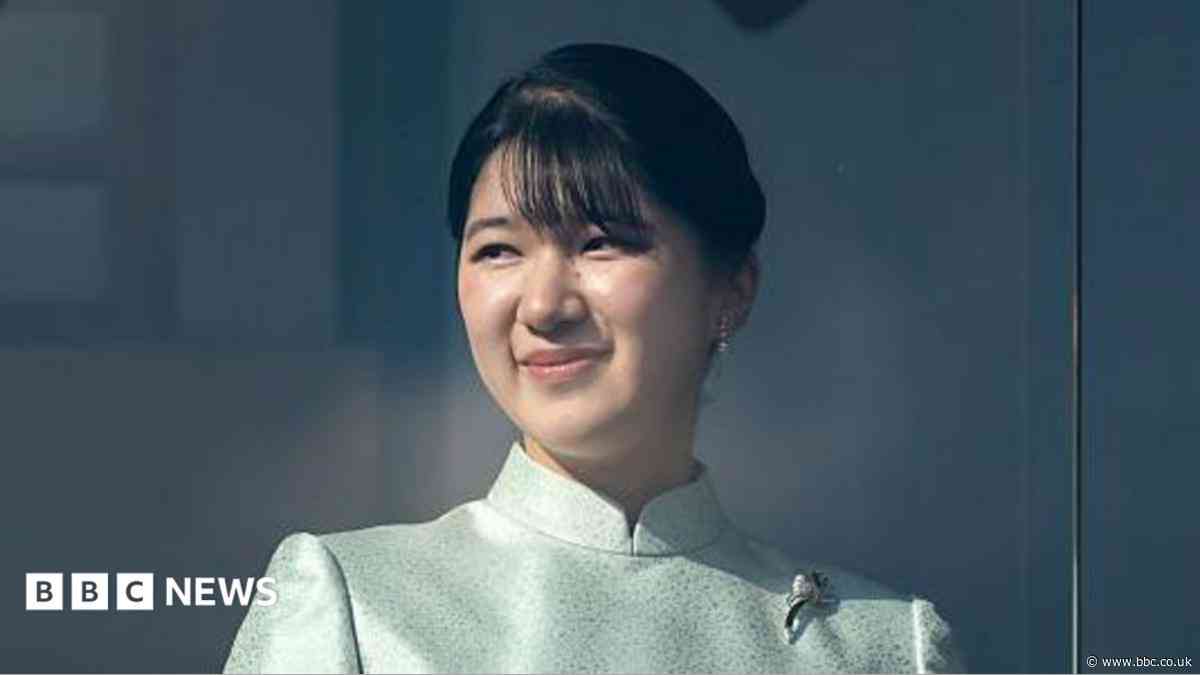 Japan relaxes royal succession rules - but ban on female emperors remains