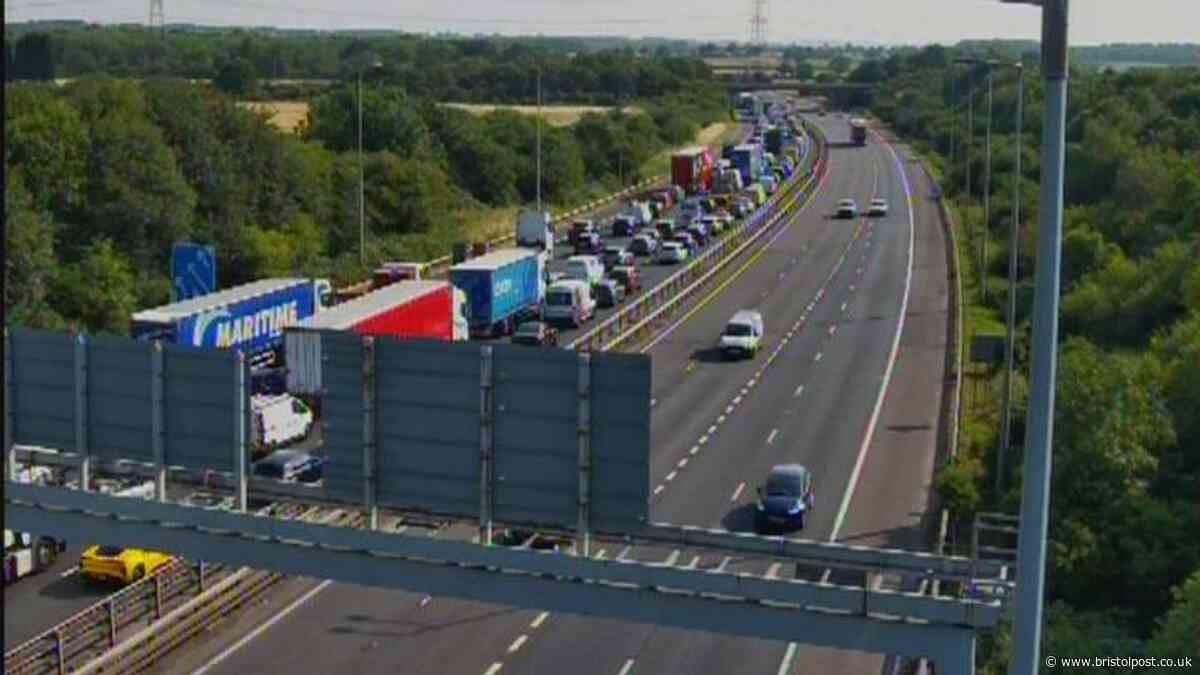 M5 traffic stopped after crash