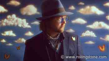 Aaron Lee Tasjan Listens to the Spirit of Todd Snider on ‘Get Over It, Underdog’
