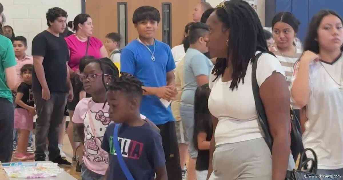 Metro Atlanta students get free back-to-school supplies