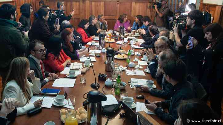 El plazo que fijó la izquierda para recurrir al TC por la megarreforma y cuáles son las materias a impugnar