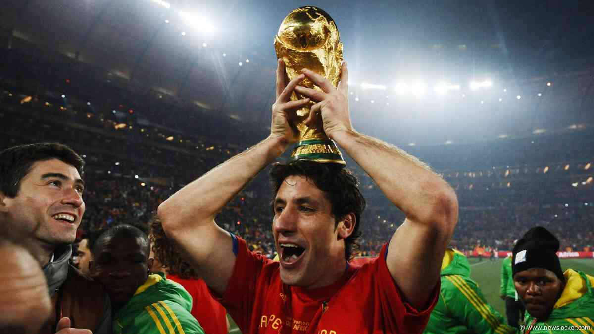Joan Capdevila, wereldkampioen met Spanje in 2010, komt Amerika niet in en vraagt Donald Trump om hulp