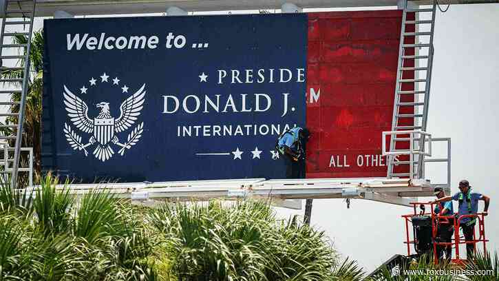 United to offer travelers free flight changes to avoid landing at Trump International Airport