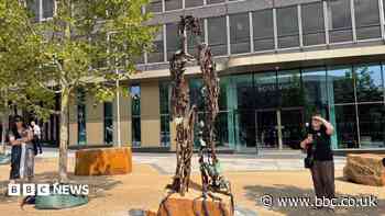 Nature-inspired Maid Marian sculpture unveiled