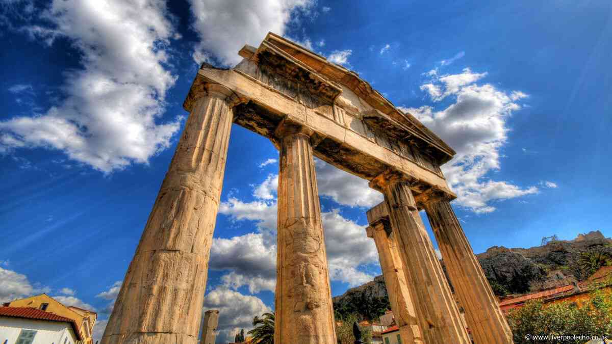 The £800 mistake that could leave tourists walking barefoot in Greece