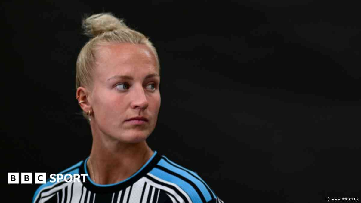 Newcastle sign Scotland defender McLauchlan