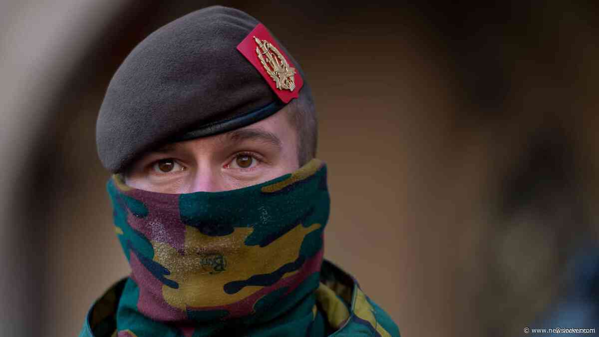 Belg ziet 's nachts 5 gewapende mannen in zijn tuin, blijkt militaire oefening