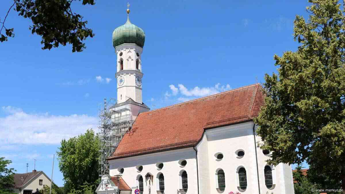 Dohlenküken fliegen aus: Kirchturm-Sanierung startet am Montag