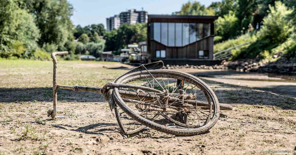 Nooit eerder stond het water zo vroeg al zo laag, en dat levert veel bijzondere plaatjes op