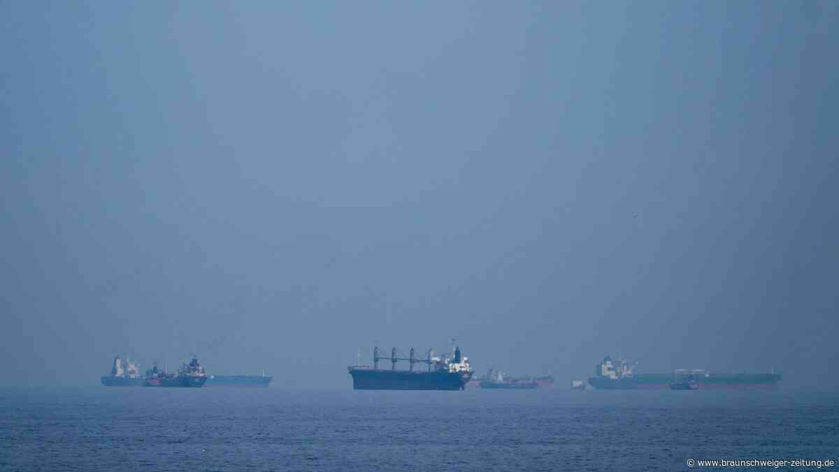 Iran berichtet von Tanker-Explosionen in Straße von Hormus – USA dementieren