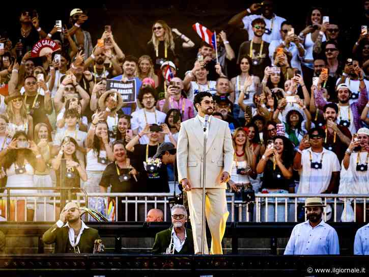 Bad Bunny a Milano per una noche latina. "Stasera siamo tutti portoricani"