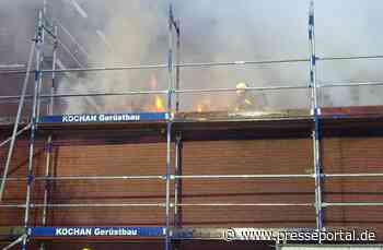 FW Datteln: Brand an der Fassade der renovierten Realschulturnhalle
