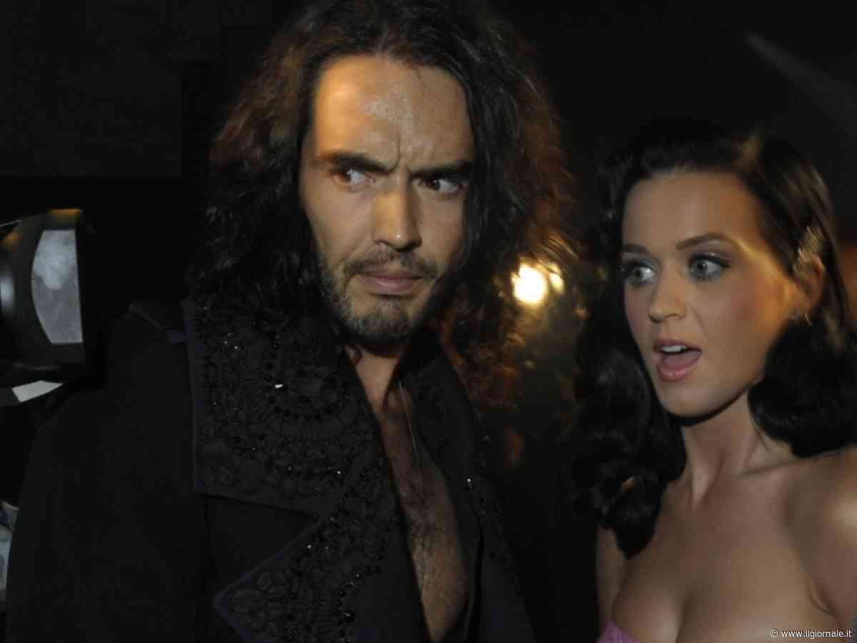 Il colpo di fulmine sul set, le nozze in India, l’addio con un sms: la storia tra Katy Perry e Russell Brand