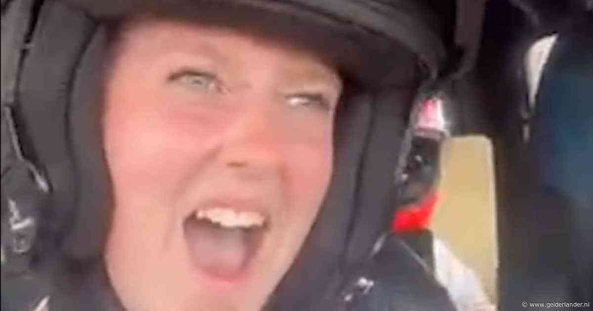 Sandy maakt op de Zwarte Cross een herinnering voor haar zieke vader: ‘Ik ga alle beelden met papa delen’