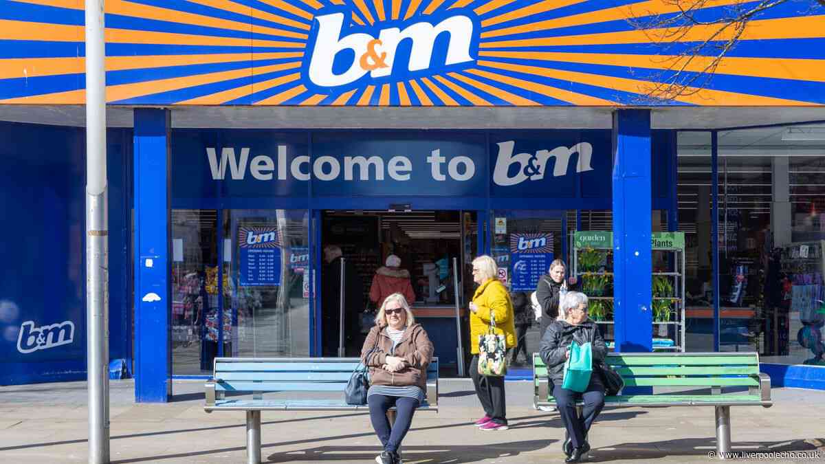 'Beautiful' B&M £10 homeware 'adds visual interest' to living rooms