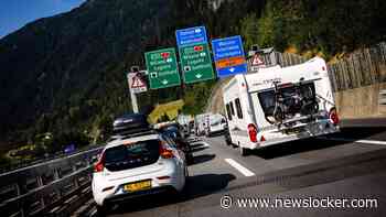 LIVE | Vakantieverkeer zorgt voor fikse drukte op Europese wegen: twintig kilometer file en vertraging tot drie uur bij Zwitserse Gotthardtunnel