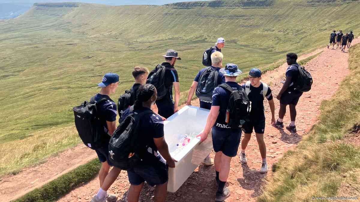 Stunned Welsh rugby team remove bathtub from Pen y Fan summit after stunt