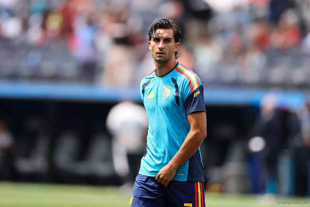 Barcelona will postpone forward’s renewal until September to prioritise new signing registrations